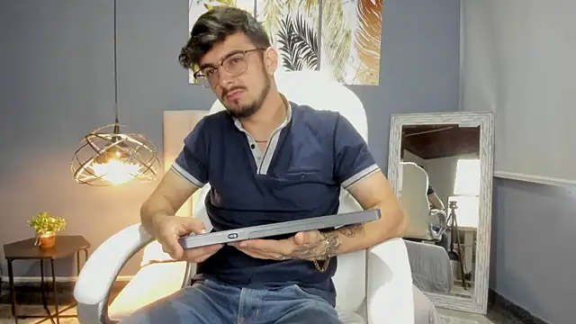 AaronFuentes7 online show from 09.17.25