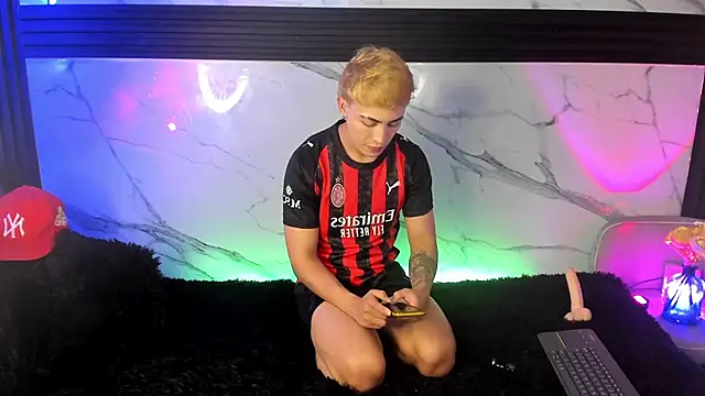 Snapshot of Saimonvela chatting on 10.01.25 Saimonvela online show from 10.01.25