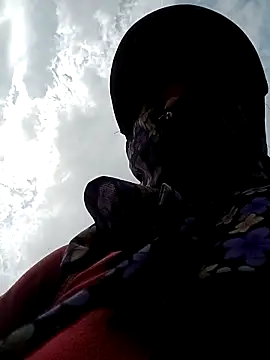 CoMay003 online show from 10.12.25