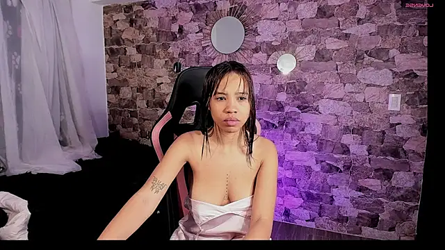 Snapshot of samiacooper25 chatting on 02.23.26 samiacooper25 online show from 02.23.26