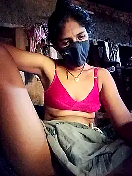 Snapshot of MISS-KAYA chatting on 10.11.25 MISS-KAYA online show from 10.11.25