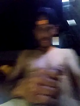 Snapshot of Romance32 chatting on 10.05.25 Romance32 online show from 10.05.25