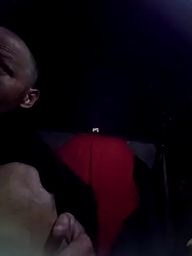 Snapshot of Romance32 chatting on 10.27.25 Romance32 online show from 10.27.25