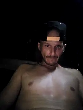 Snapshot of Romance32 chatting on 10.28.25 Romance32 online show from 10.28.25