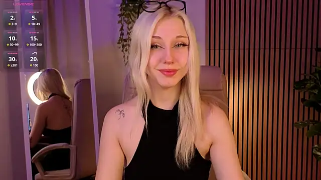 Snapshot of CatEyePro chatting on 03.04.26 CatEyePro online show from 03.04.26