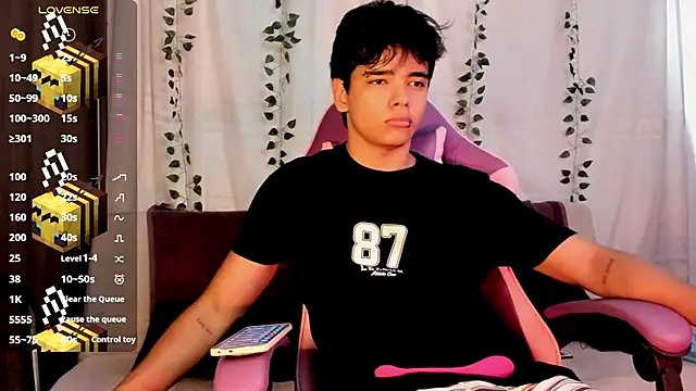 Snapshot of an_drew18 chatting on 09.28.25 an drew18 online show from 09.28.25