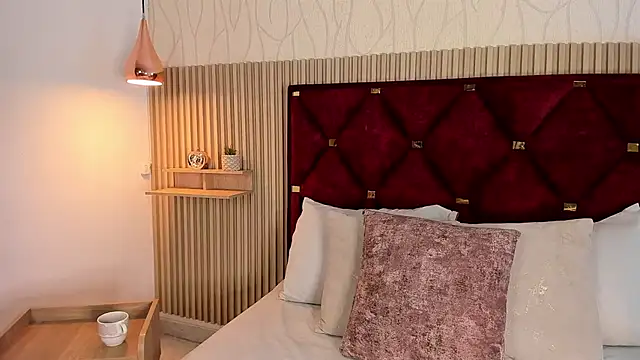 Snapshot of Laura_Ivy chatting on 09.26.25 Laura Ivy online show from 09.26.25