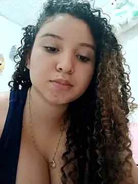 Snapshot of cristhi_esterling chatting on 09.29.25 cristhi esterling online show from 09.29.25