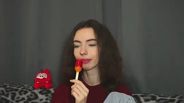 DeneenTurja online show from 09.27.25