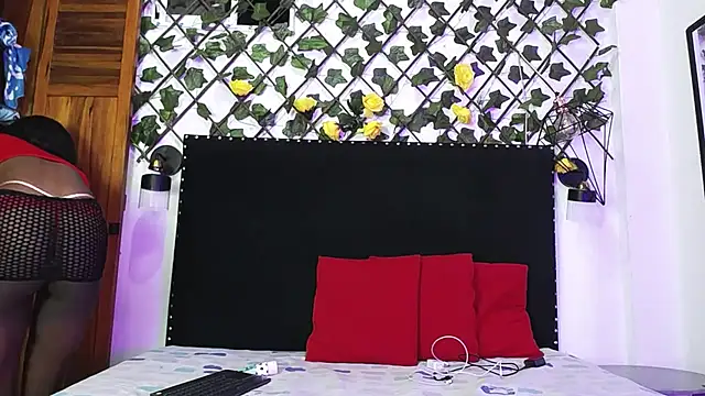 vzoeycooper online show from 10.26.25