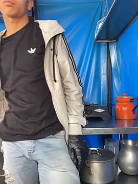 Snapshot of diegoand0911 chatting on 03.30.26 diegoand0911 online show from 03.30.26