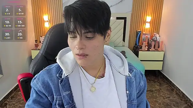 KAROLLJONES1 online show from 09.23.25