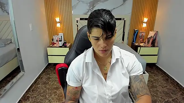 KAROLLJONES1 online show from 10.08.25