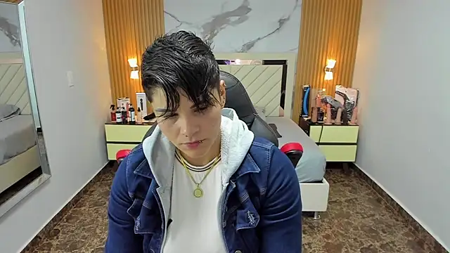 KAROLLJONES1 online show from 10.15.25