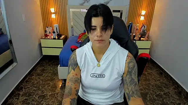 KAROLLJONES1 online show from 12.20.25