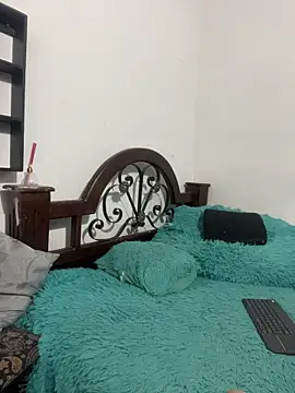 ALMAWHITE online show from 11.08.25