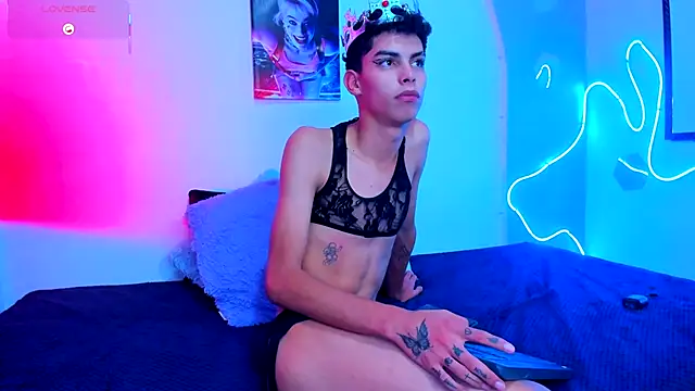 Room 69x online show from 09.25.25