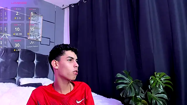 Room 69x online show from 11.09.25