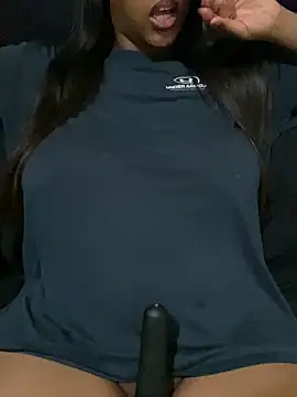 Snapshot of Sipsdoll chatting on 10.18.25 Sipsdoll online show from 10.18.25