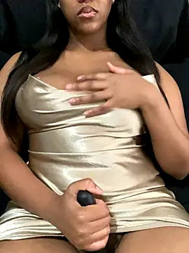 Snapshot of Sipsdoll chatting on 10.20.25 Sipsdoll online show from 10.20.25