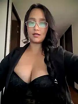 Snapshot of Esmeralda333 chatting on 08.05.26 Esmeralda333 online show from 08.05.26