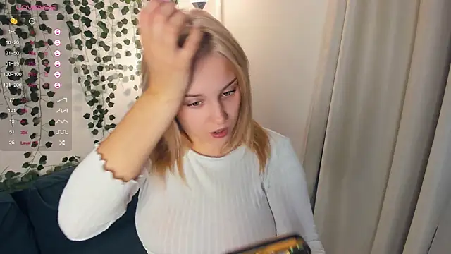 little  caprice online show from 09.22.25