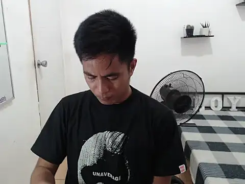 Snapshot of Lloyd_wintours chatting on 10.27.25 Lloyd wintours online show from 10.27.25