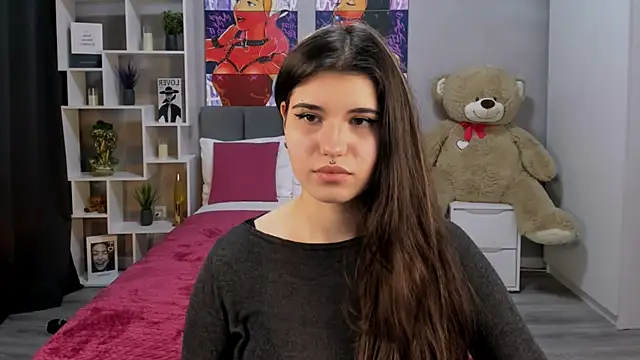 Snapshot of AnoraDark chatting on 09.28.25 AnoraDark online show from 09.28.25