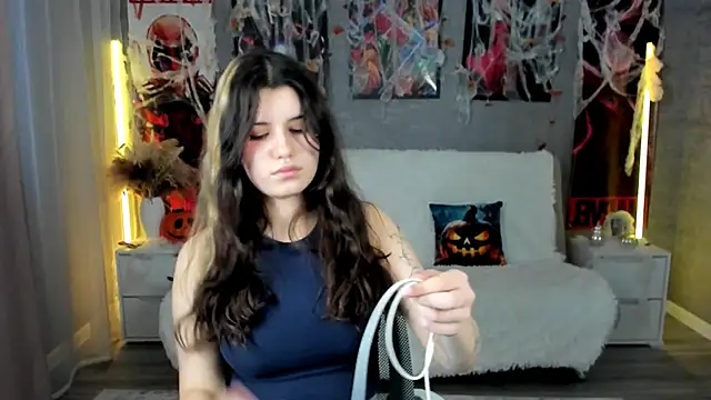 Snapshot of AnoraDark chatting on 10.27.25 AnoraDark online show from 10.27.25