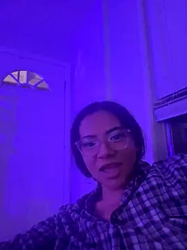 Snapshot of vixxnovalee chatting on 09.27.25 vixxnovalee online show from 09.27.25