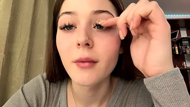 Snapshot of Adel_strongwoman chatting on 01.18.26 Adel strongwoman online show from 01.18.26