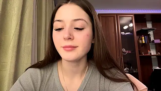 Snapshot of Adel_strongwoman chatting on 02.04.26 Adel strongwoman online show from 02.04.26