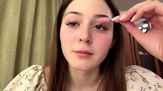 Snapshot of Adel_strongwoman chatting on 02.26.26 Adel strongwoman online show from 02.26.26