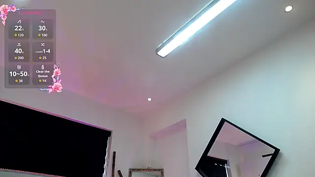 Snapshot of CinthiaSarat chatting on 10.22.25 CinthiaSarat online show from 10.22.25