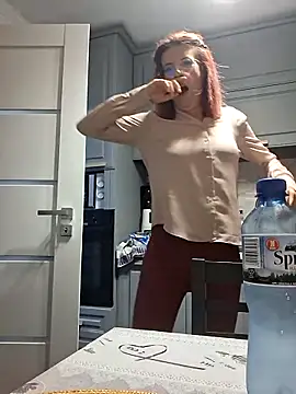 Snapshot of Anayssa_ chatting on 09.20.25 Anayssa online show from 09.20.25