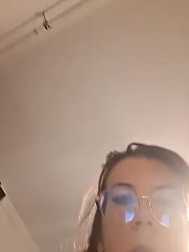 Snapshot of Anayssa_ chatting on 10.02.25 Anayssa online show from 10.02.25