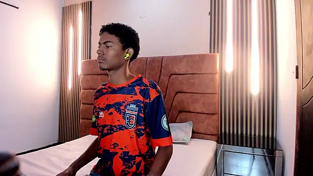 Snapshot of FYKMOR_1 chatting on 09.26.25 FYKMOR 1 online show from 09.26.25