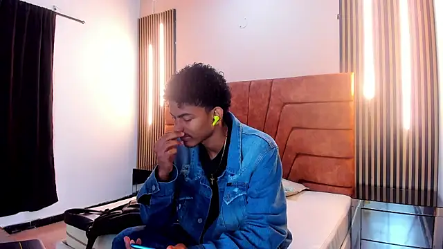 Snapshot of FYKMOR_1 chatting on 10.15.25 FYKMOR 1 online show from 10.15.25