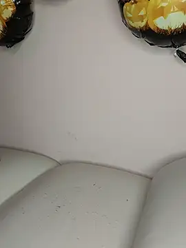 Snapshot of KARISHMA-STRIP chatting on 10.29.25 KARISHMA-STRIP online show from 10.29.25