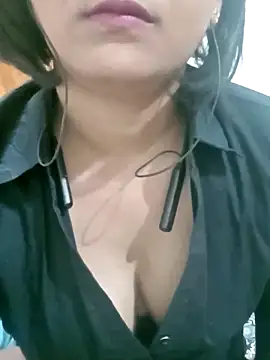 Snapshot of Queen_Kushi4 chatting on 04.27.26 Queen Kushi4 online show from 04.27.26