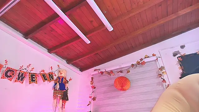 Snapshot of emma_madi chatting on 10.24.25 emma madi online show from 10.24.25