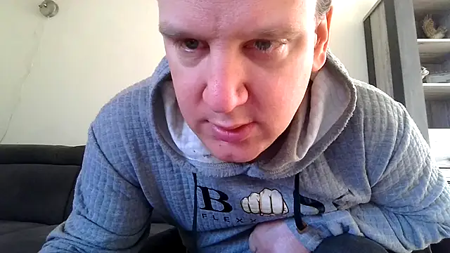 Snapshot of epica40 chatting on 10.18.25 epica40 online show from 10.18.25