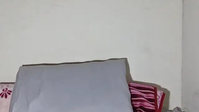 SexyBitchx01 online show from 10.31.25