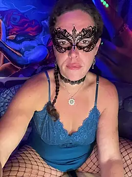 Snapshot of Nadja_Noir chatting on 10.14.25 Nadja Noir online show from 10.14.25