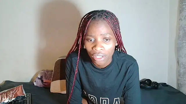 Snapshot of DarkChocox01 chatting on 10.31.25 DarkChocox01 online show from 10.31.25