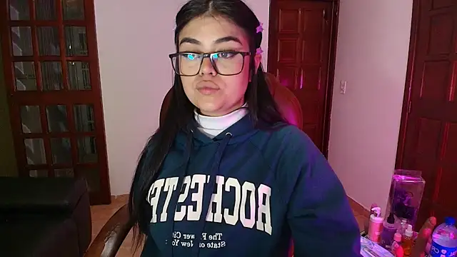 Mia Morelli  online show from 11.06.25