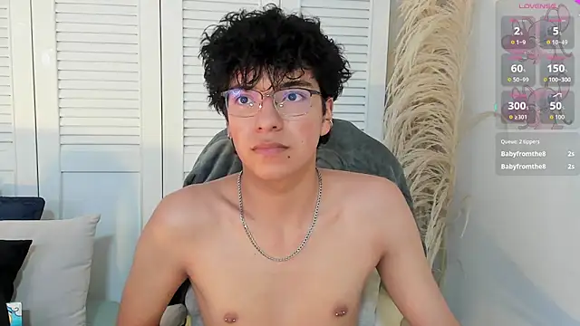 Snapshot of miilo_wolf chatting on 09.23.25 miilo wolf online show from 09.23.25