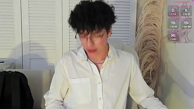 Snapshot of miilo_wolf chatting on 09.27.25 miilo wolf online show from 09.27.25