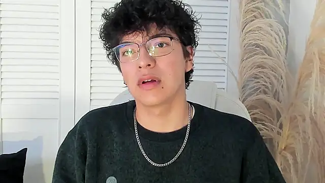 Snapshot of miilo_wolf chatting on 10.01.25 miilo wolf online show from 10.01.25