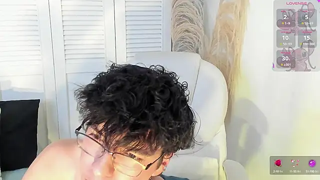 Snapshot of miilo_wolf chatting on 10.03.25 miilo wolf online show from 10.03.25